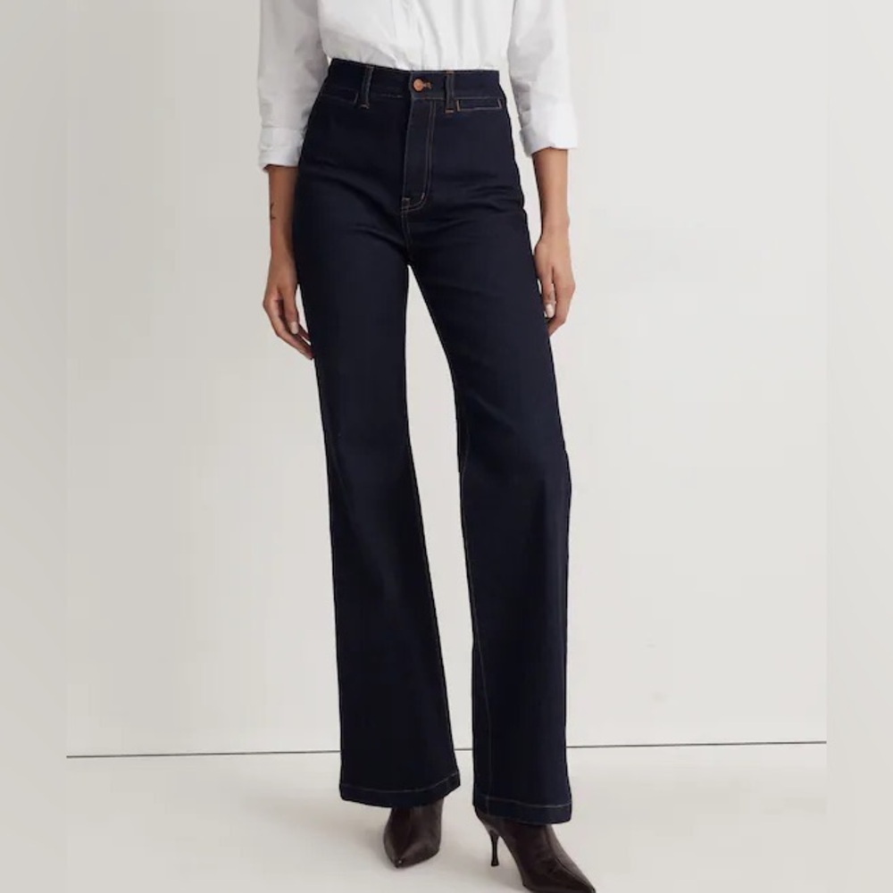 Madewell 11" High-Rise Flare Jeans in Insley Wash